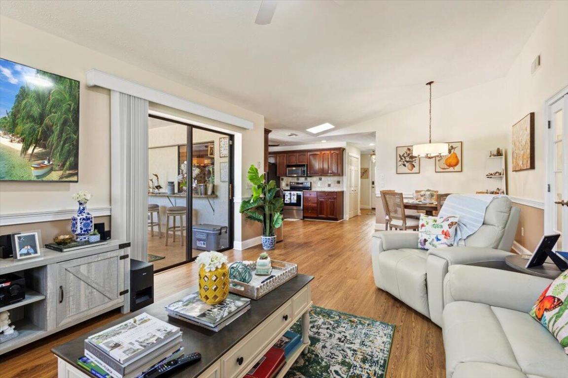 COUNTRY CLUB ESTATES - Residential