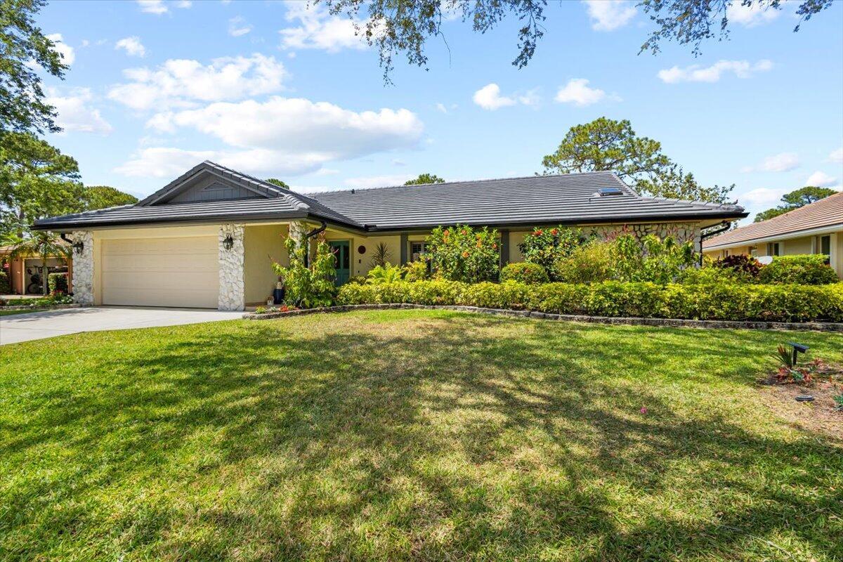 COUNTRY CLUB ESTATES - Residential