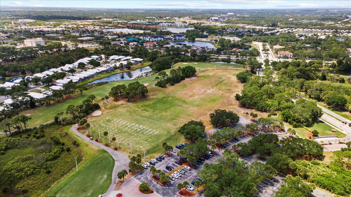 COUNTRY CLUB ESTATES - Residential