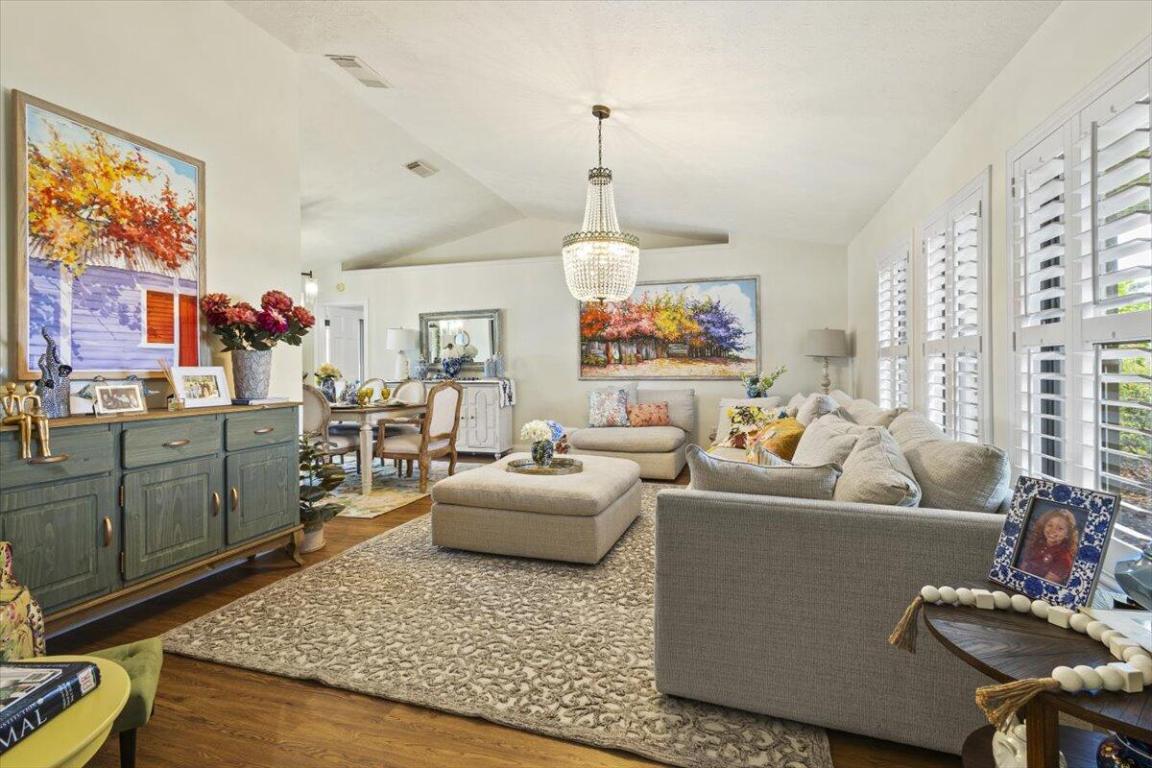 COUNTRY CLUB ESTATES - Residential