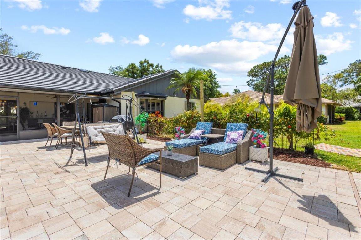 COUNTRY CLUB ESTATES - Residential