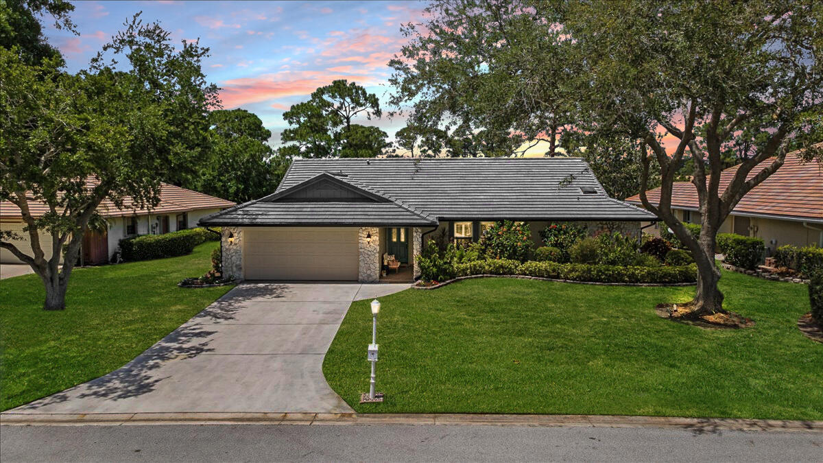 COUNTRY CLUB ESTATES - Residential