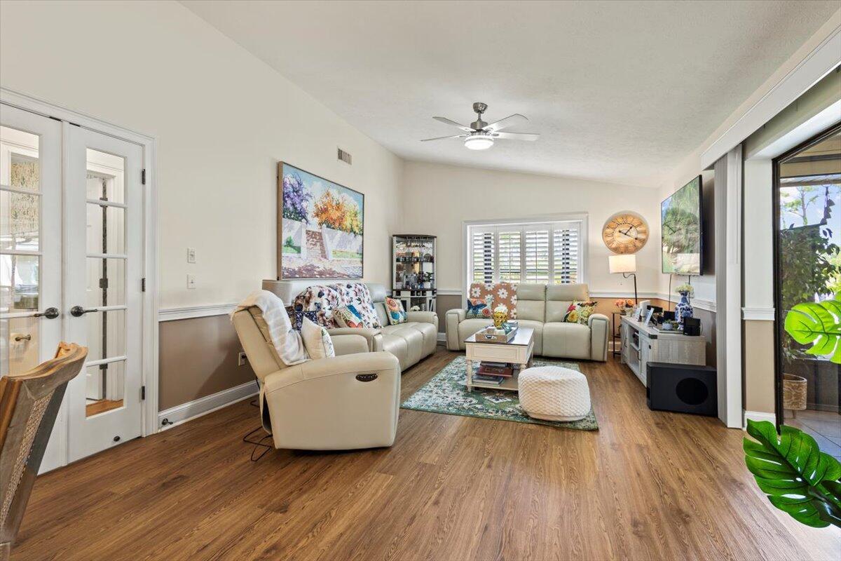 COUNTRY CLUB ESTATES - Residential