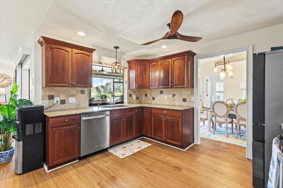 COUNTRY CLUB ESTATES - Residential