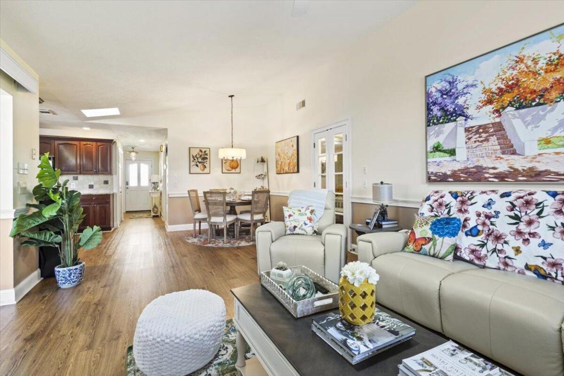 COUNTRY CLUB ESTATES - Residential