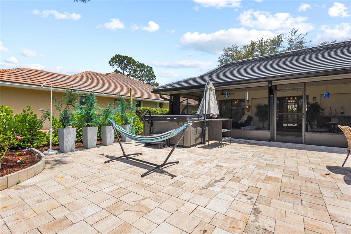 COUNTRY CLUB ESTATES - Residential