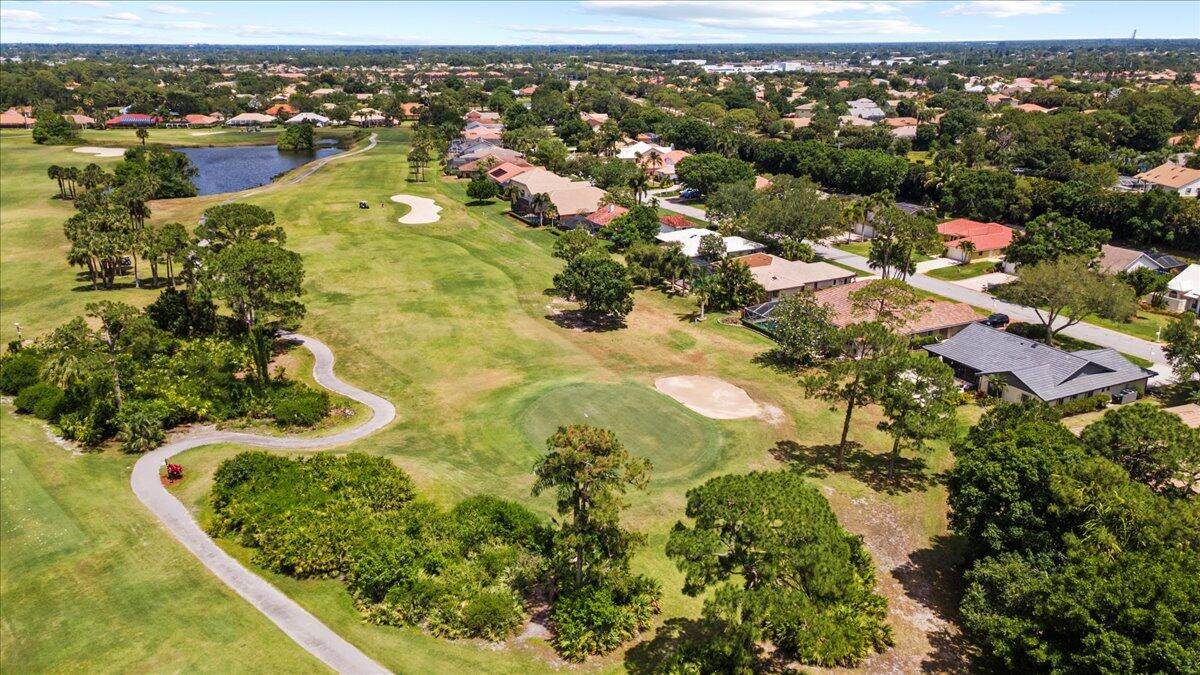 COUNTRY CLUB ESTATES - Residential