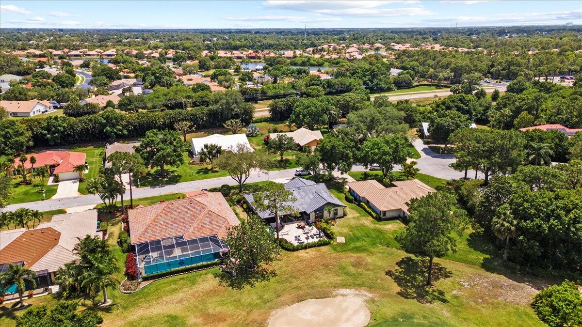 COUNTRY CLUB ESTATES - Residential
