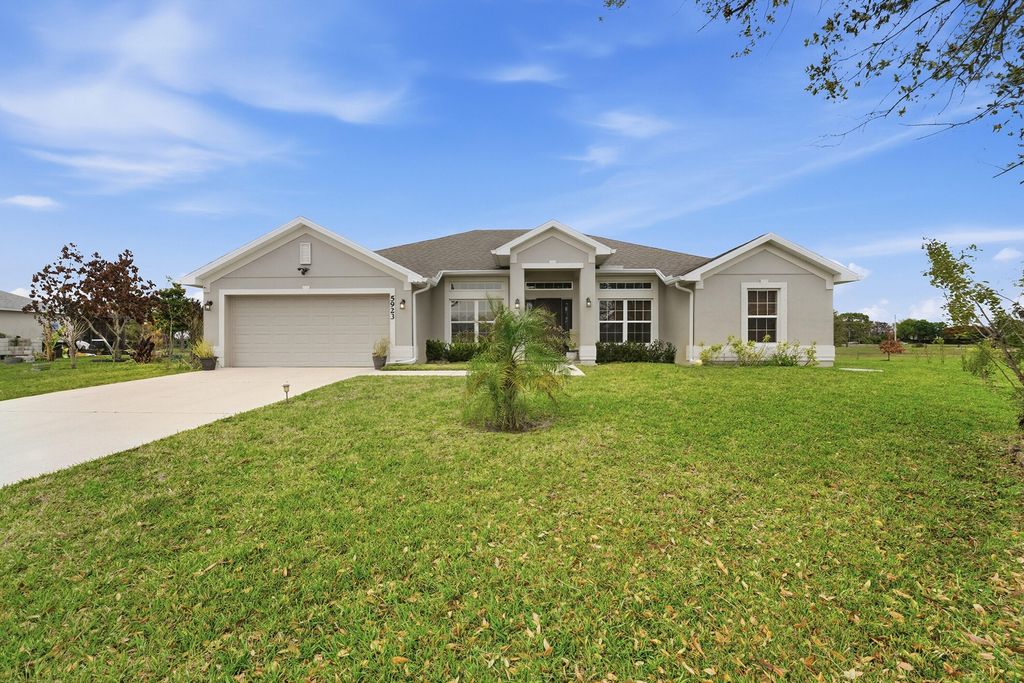 Photo of 5923 NW Brianna Court, Port Saint Lucie, FL 34986 (MLS # B26009971)