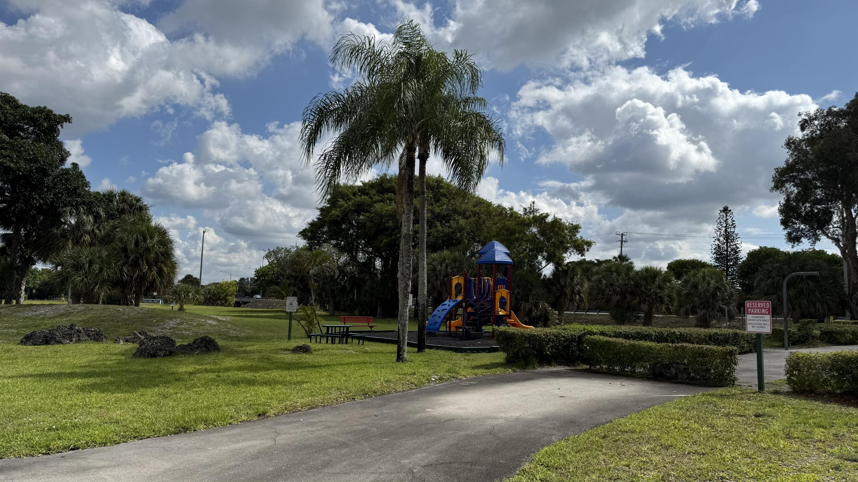 HAVEN LAKE PARK - Residential