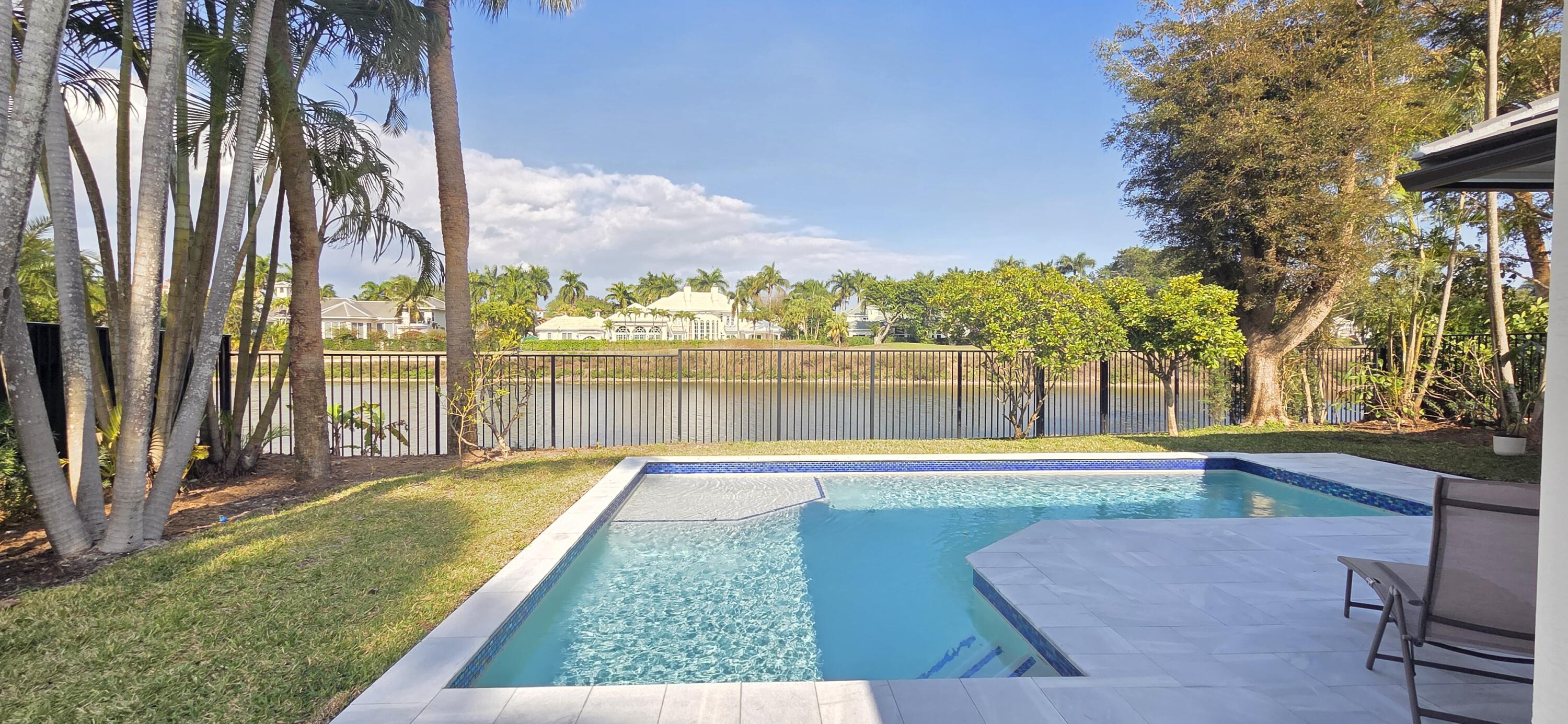 SHADY OAKS OF PALM BEACH POLO & COUNTRY CLUB - Residential