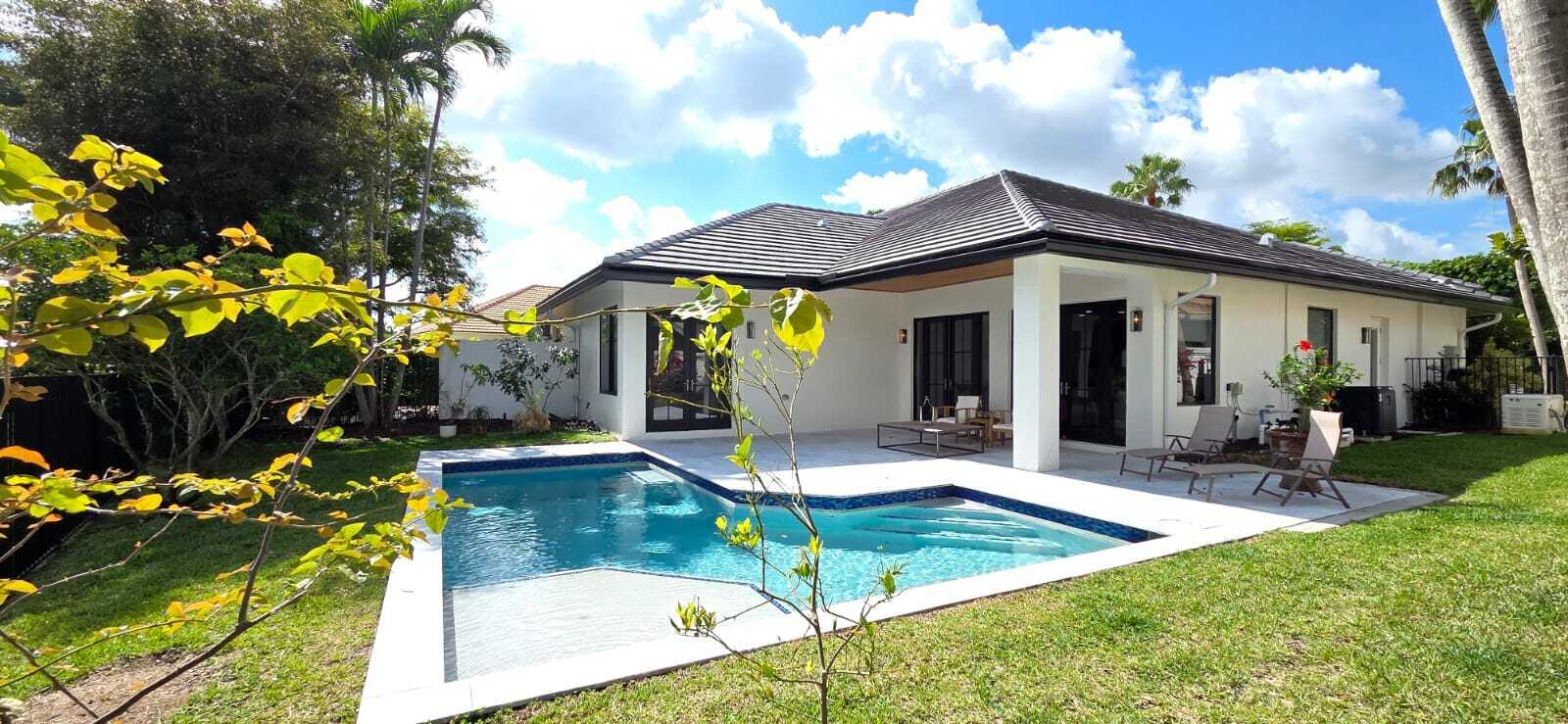 SHADY OAKS OF PALM BEACH POLO & COUNTRY CLUB - Residential