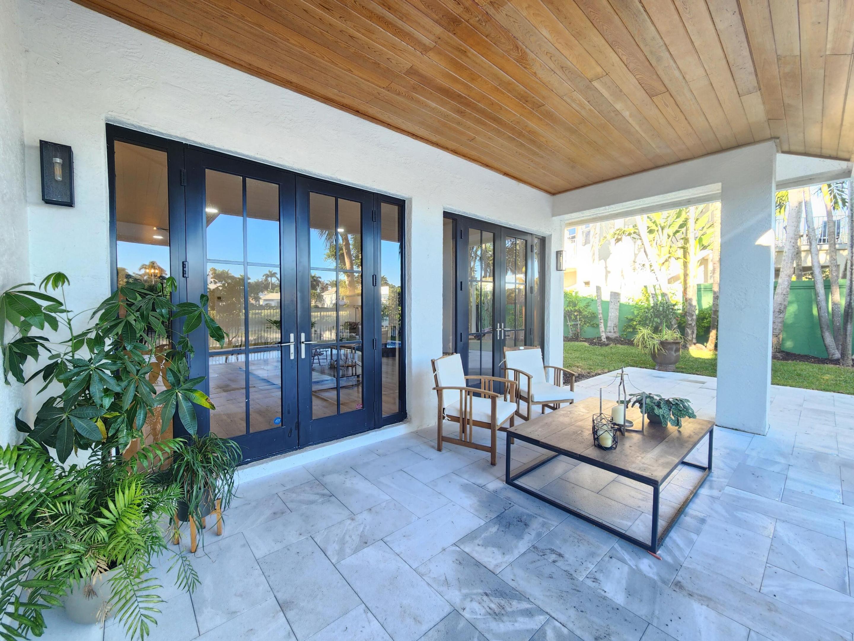 SHADY OAKS OF PALM BEACH POLO & COUNTRY CLUB - Residential