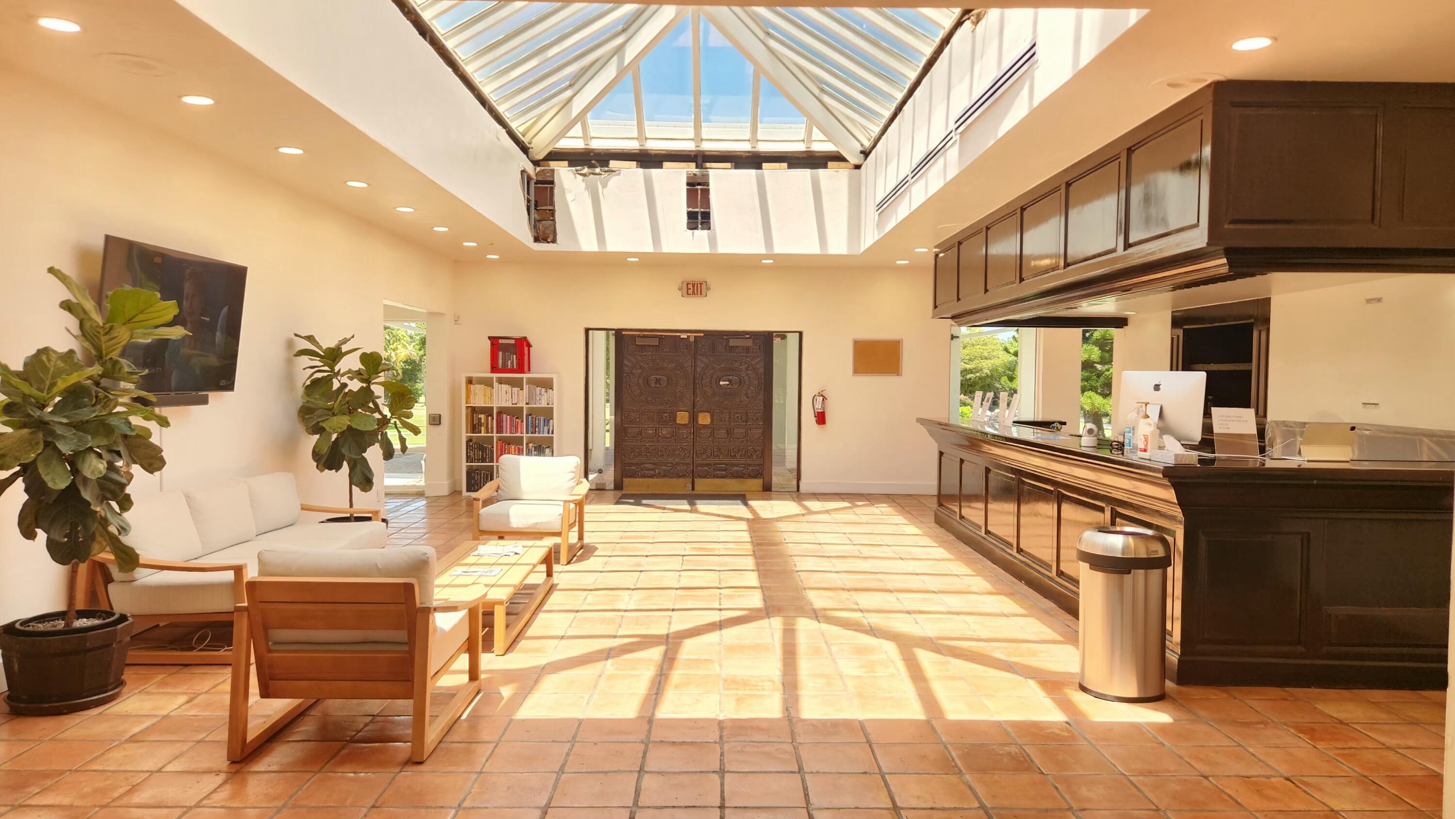 SHADY OAKS OF PALM BEACH POLO & COUNTRY CLUB - Residential