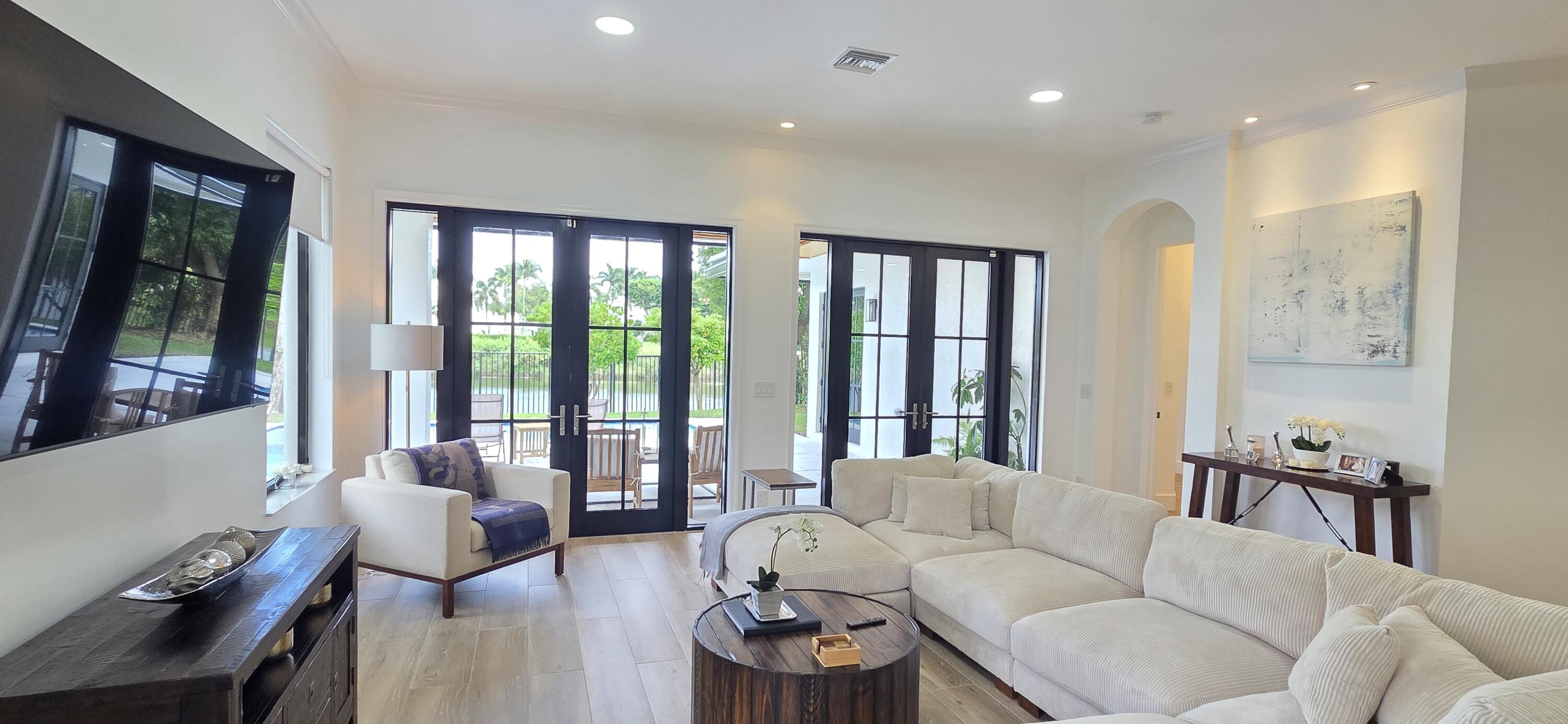 SHADY OAKS OF PALM BEACH POLO & COUNTRY CLUB - Residential