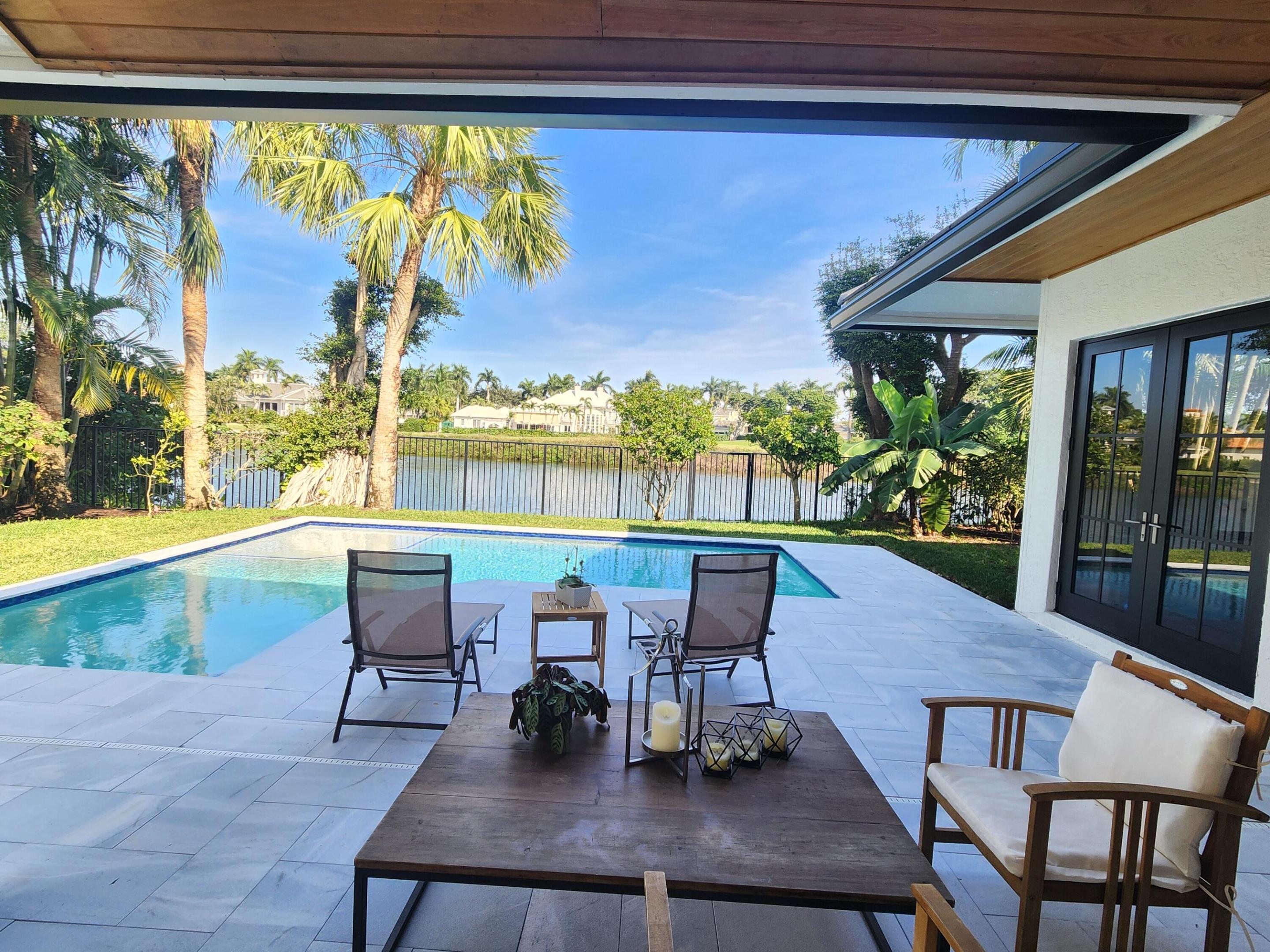 SHADY OAKS OF PALM BEACH POLO & COUNTRY CLUB - Residential