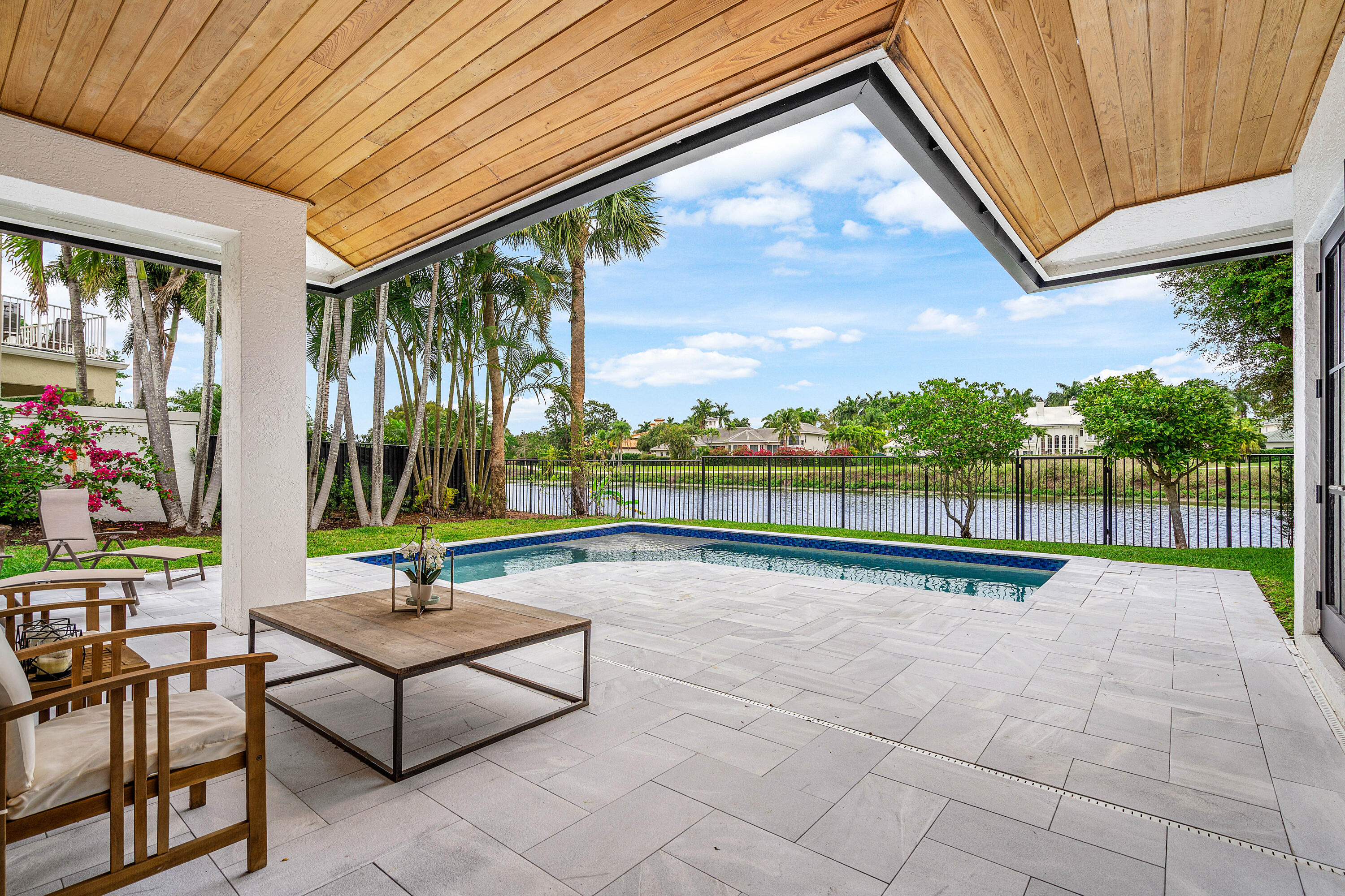 SHADY OAKS OF PALM BEACH POLO & COUNTRY - Residential