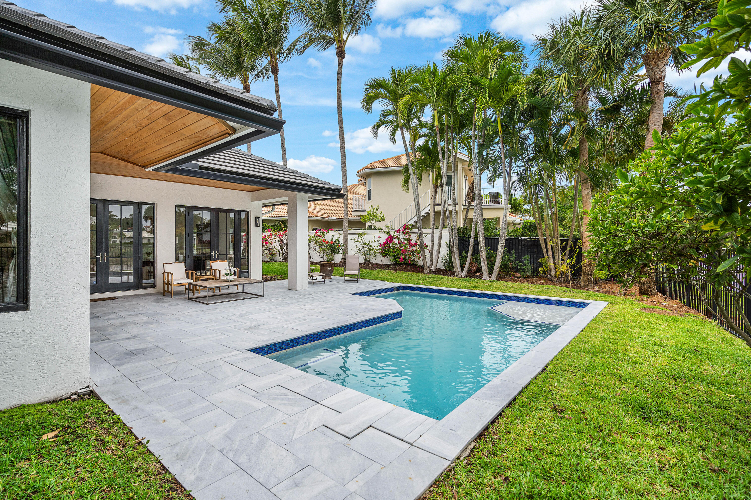 SHADY OAKS OF PALM BEACH POLO & COUNTRY - Residential