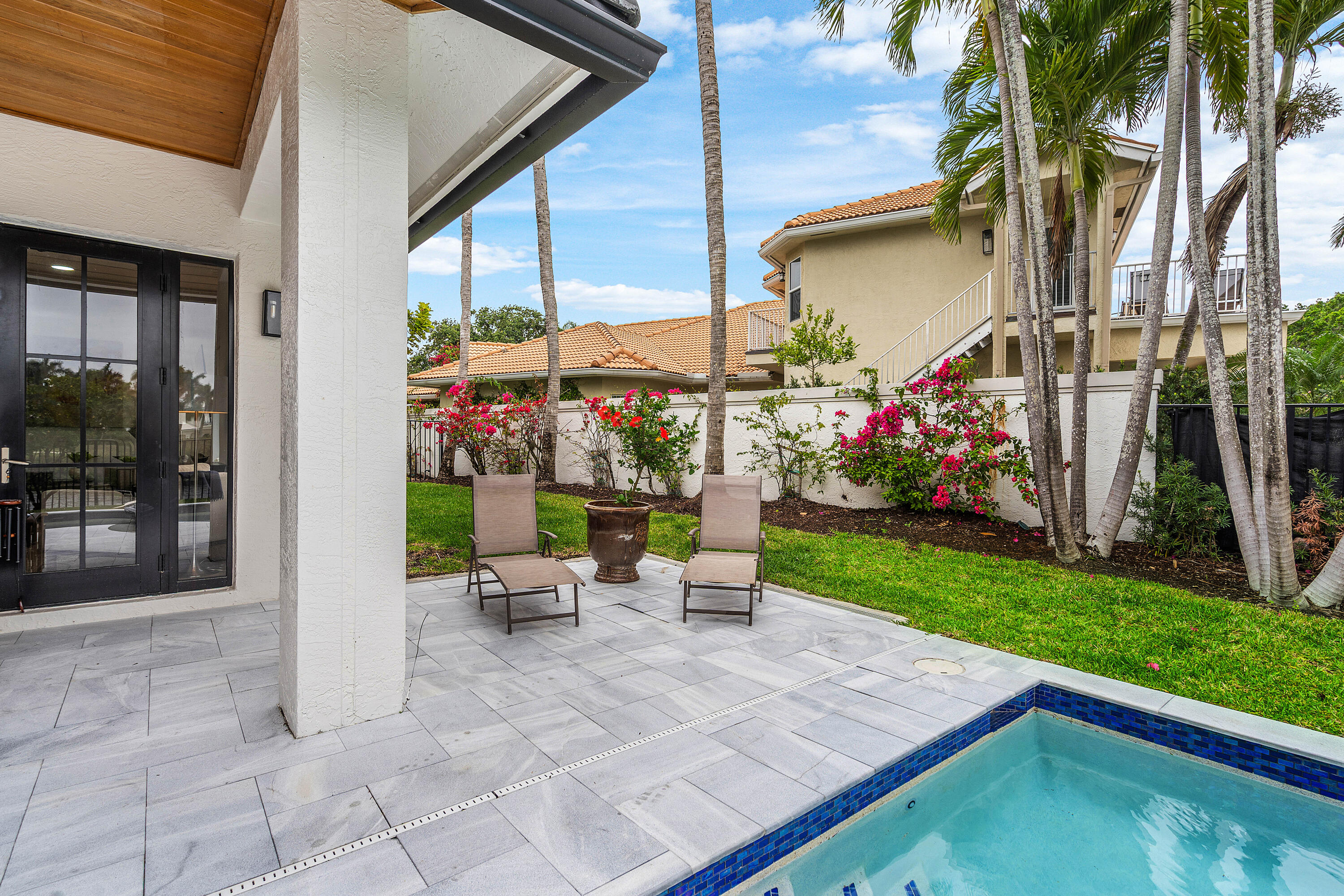 SHADY OAKS OF PALM BEACH POLO & COUNTRY - Residential