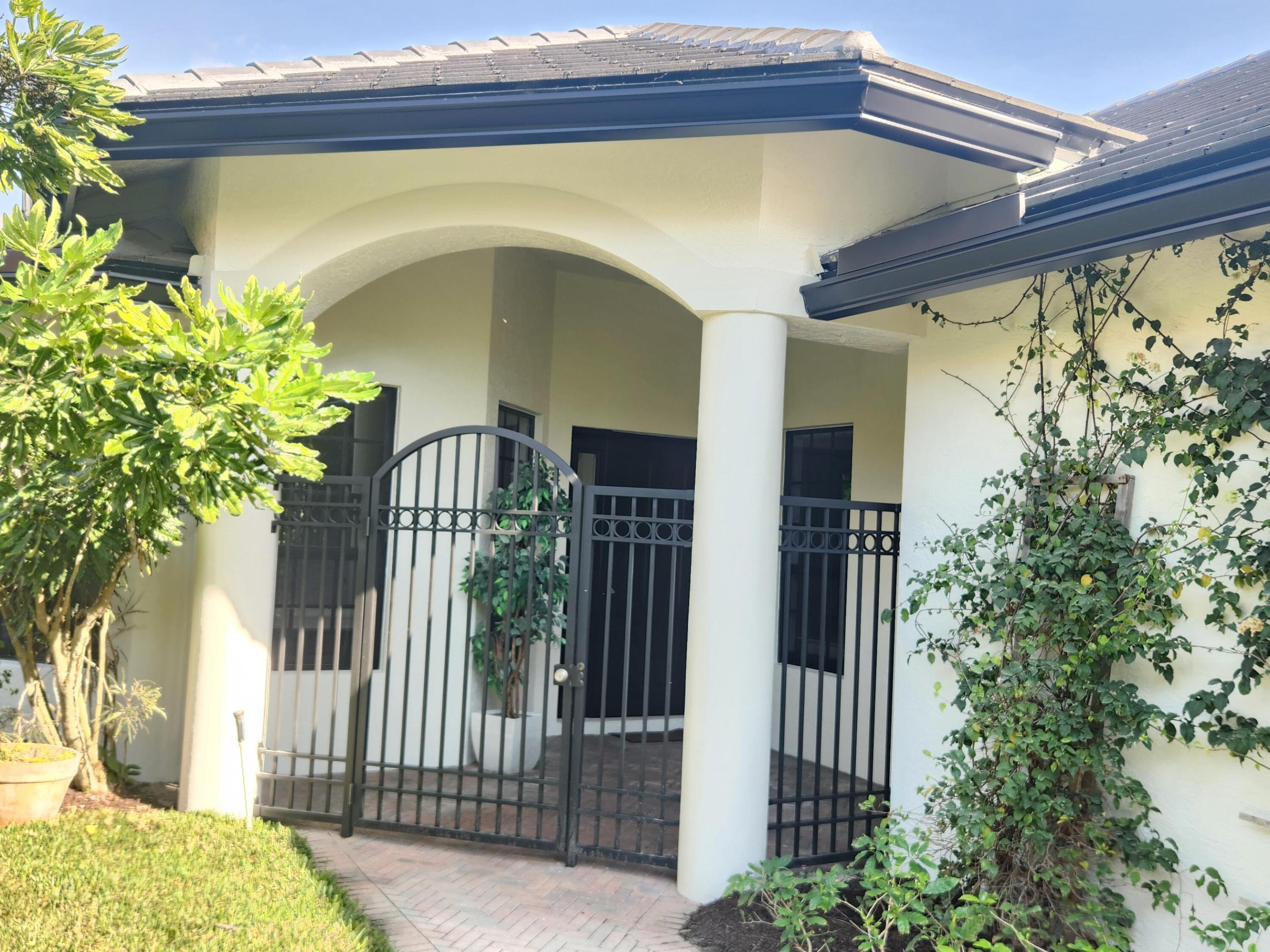 SHADY OAKS OF PALM BEACH POLO & COUNTRY CLUB - Residential