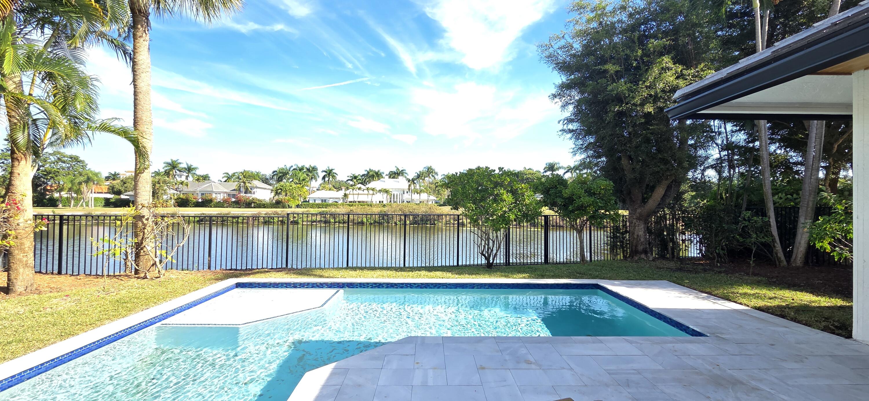 SHADY OAKS OF PALM BEACH POLO & COUNTRY CLUB - Residential