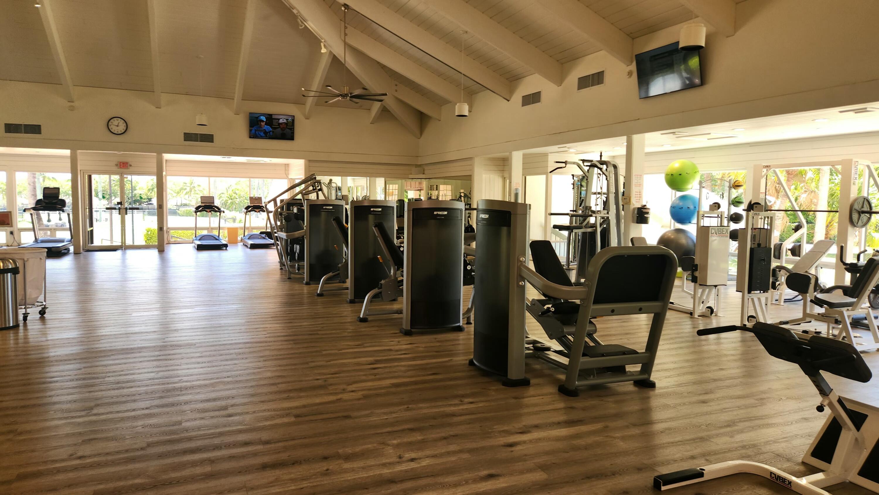 SHADY OAKS OF PALM BEACH POLO & COUNTRY CLUB - Residential