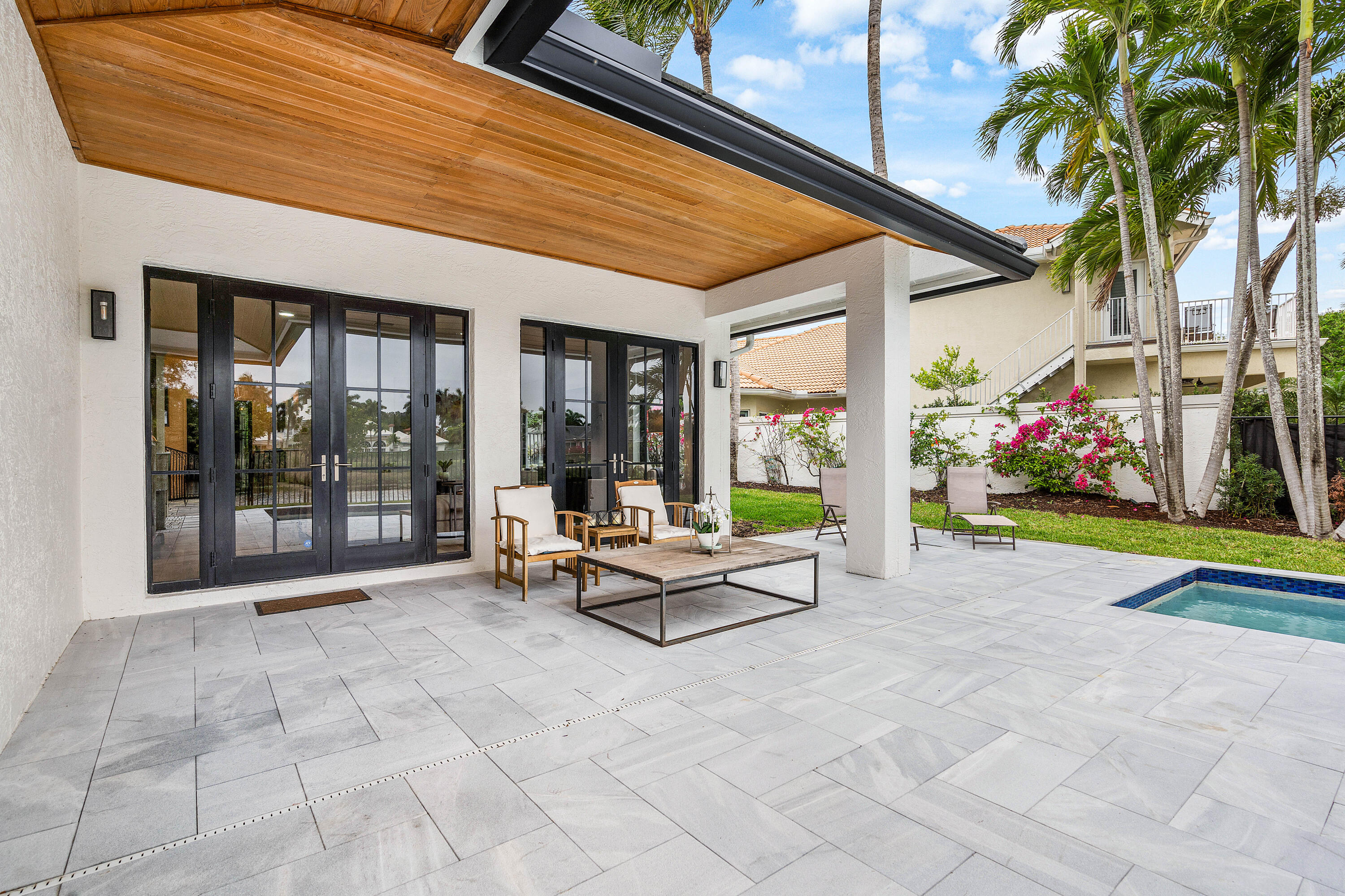 SHADY OAKS OF PALM BEACH POLO & COUNTRY - Residential