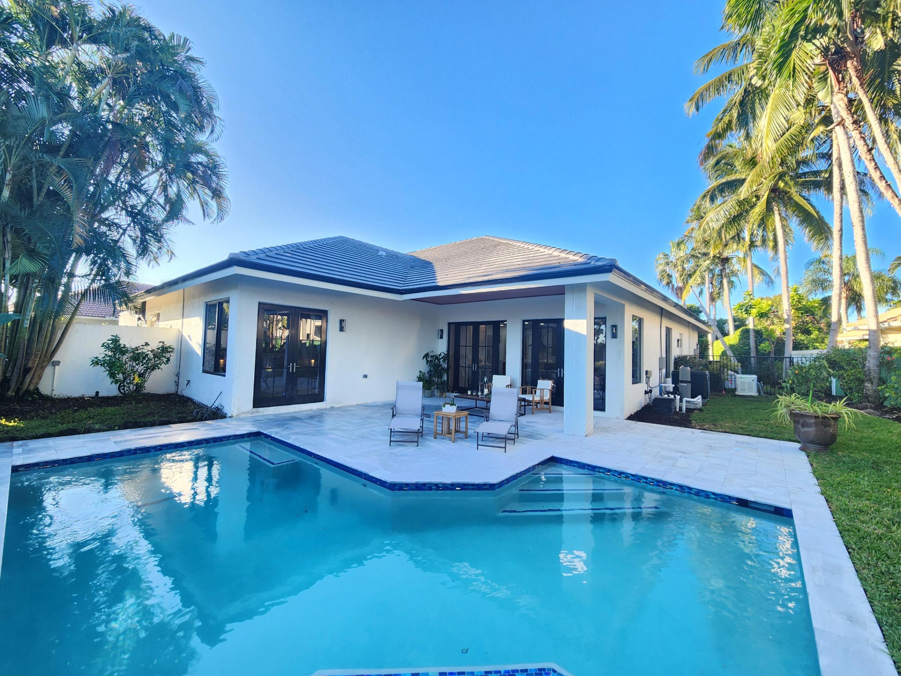 SHADY OAKS OF PALM BEACH POLO & COUNTRY CLUB - Residential