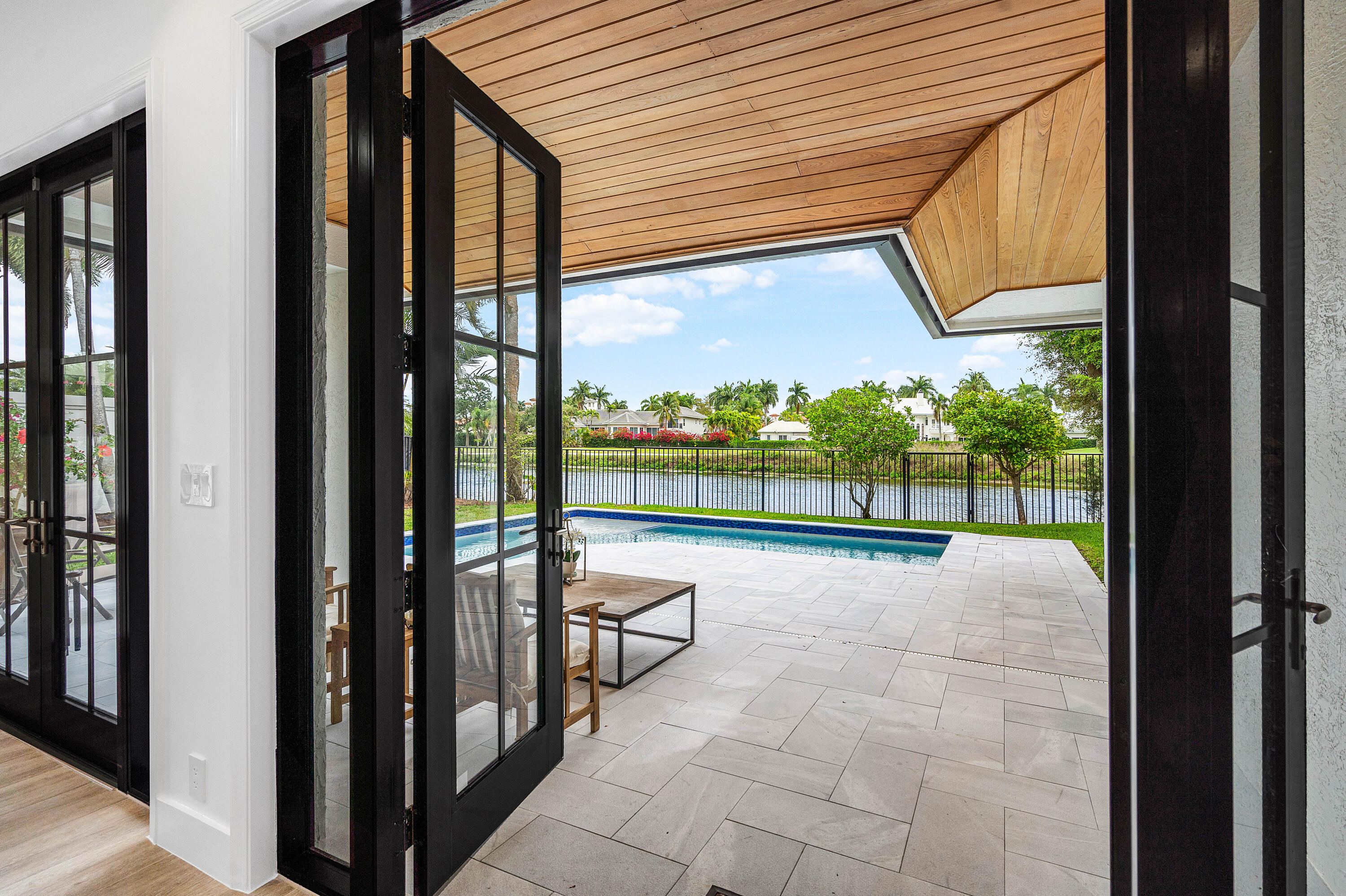 SHADY OAKS OF PALM BEACH POLO & COUNTRY - Residential