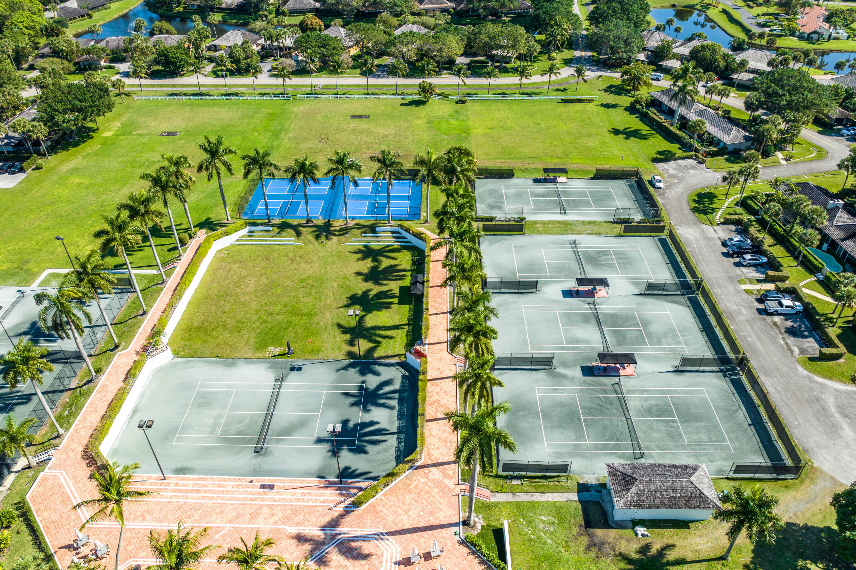 SHADY OAKS OF PALM BEACH POLO & COUNTRY CLUB - Residential