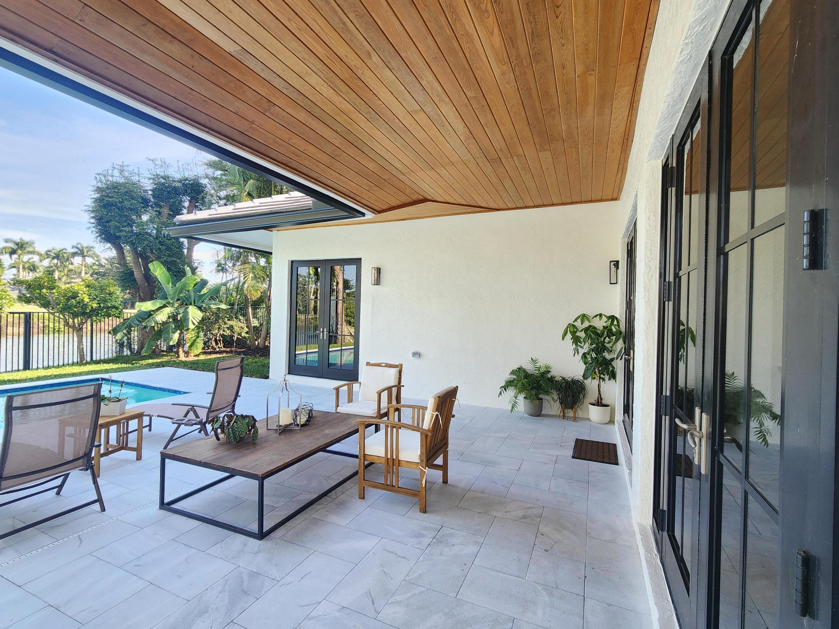 SHADY OAKS OF PALM BEACH POLO & COUNTRY CLUB - Residential