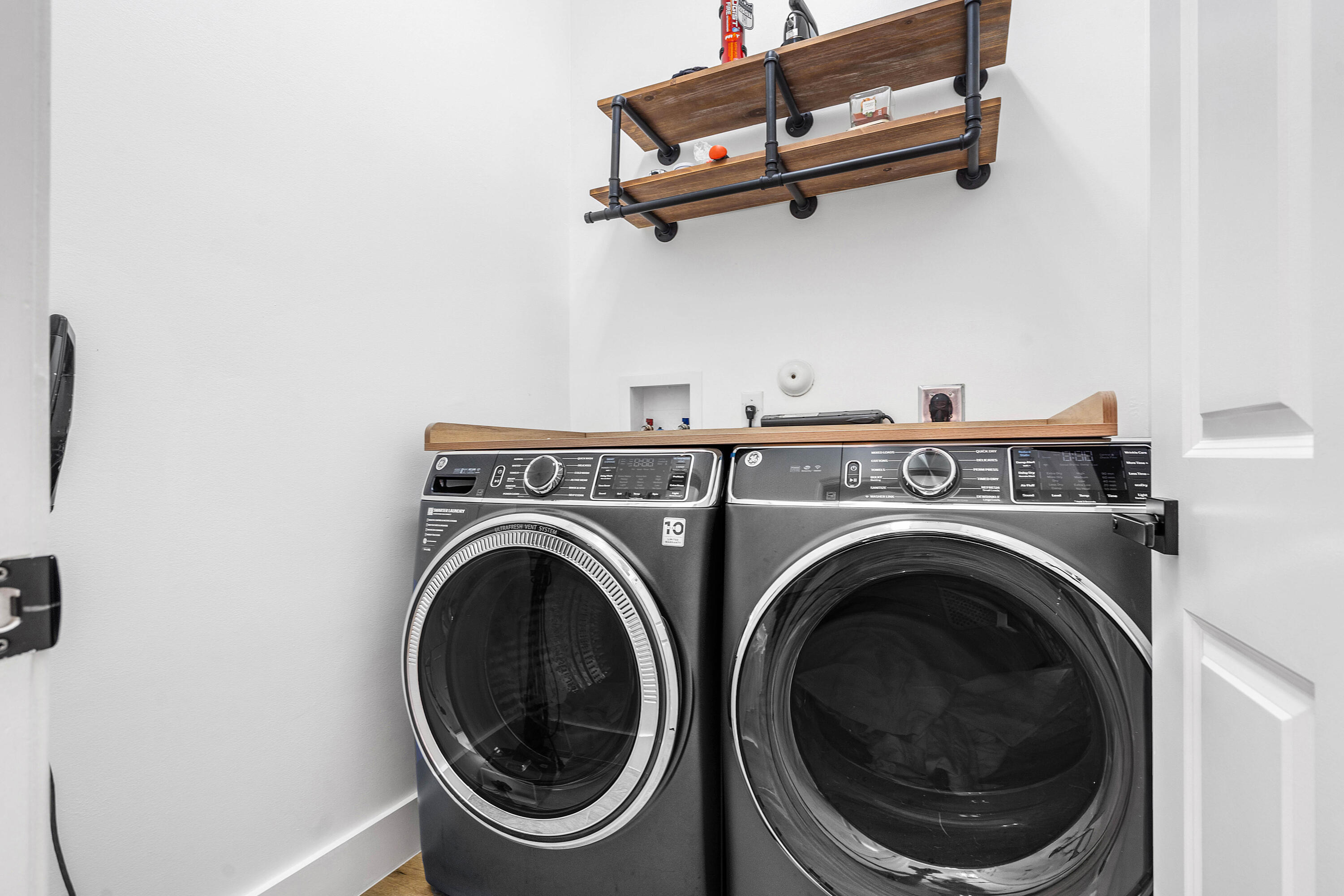 SHADY OAKS OF PALM BEACH POLO & COUNTRY - Residential