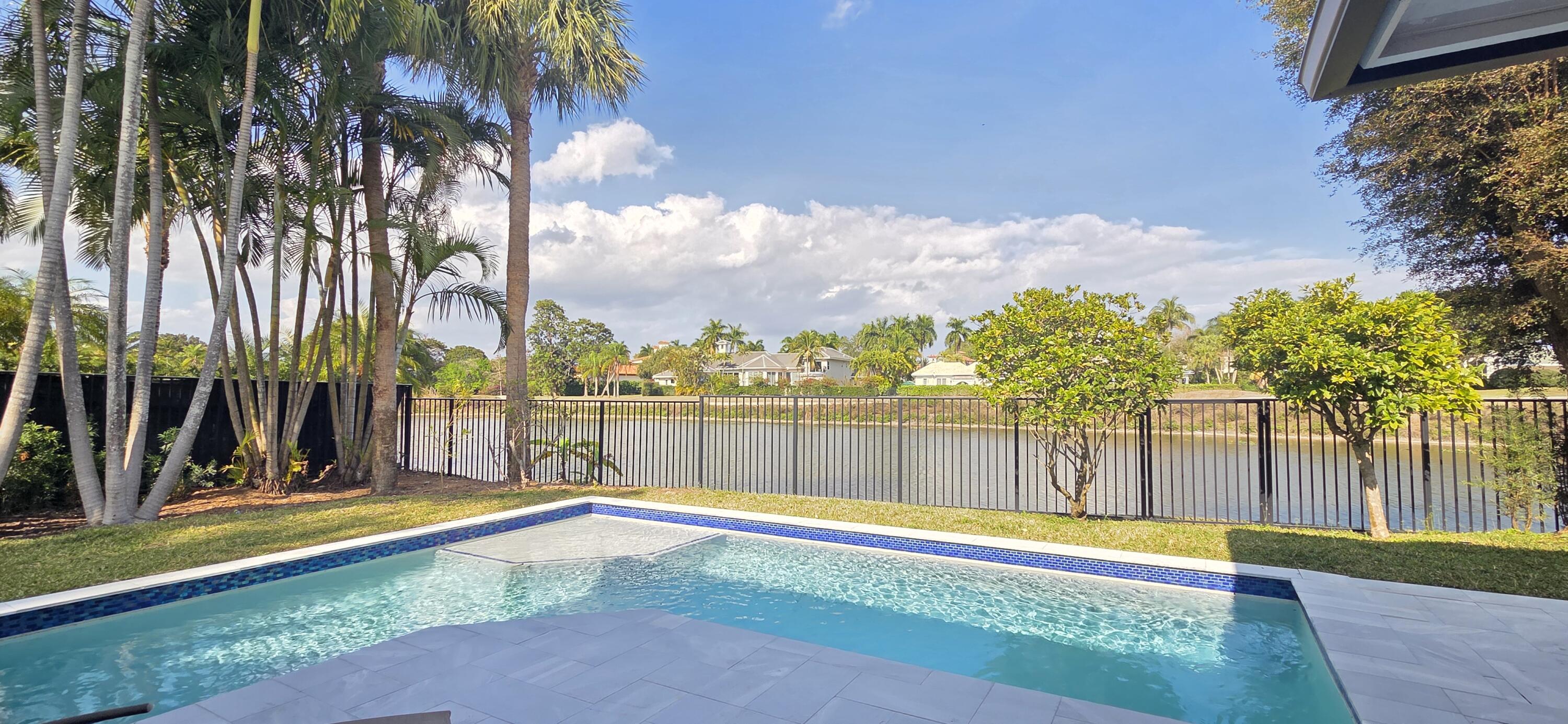 SHADY OAKS OF PALM BEACH POLO & COUNTRY CLUB - Residential