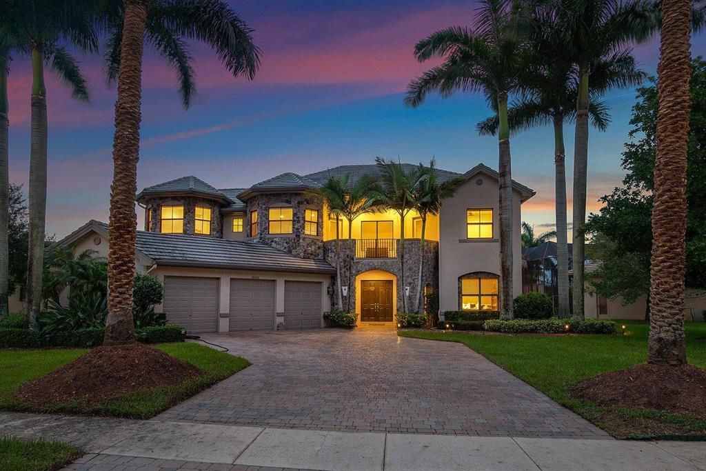 Photo of 10595 Versailles Boulevard, Wellington, FL 33449 (MLS # R10729474)