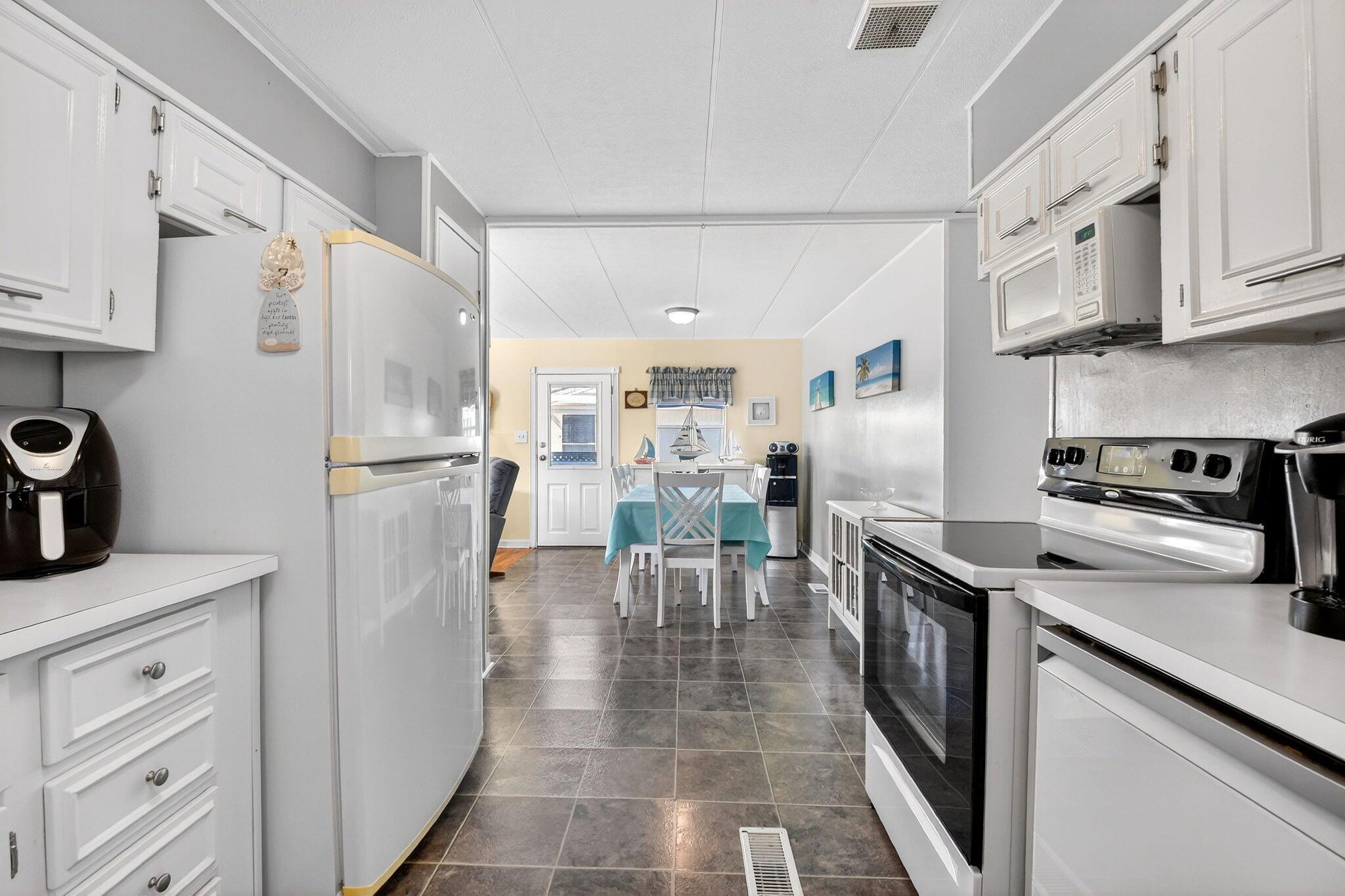 JAMAICA BAY MOBILE HOME C - Residential