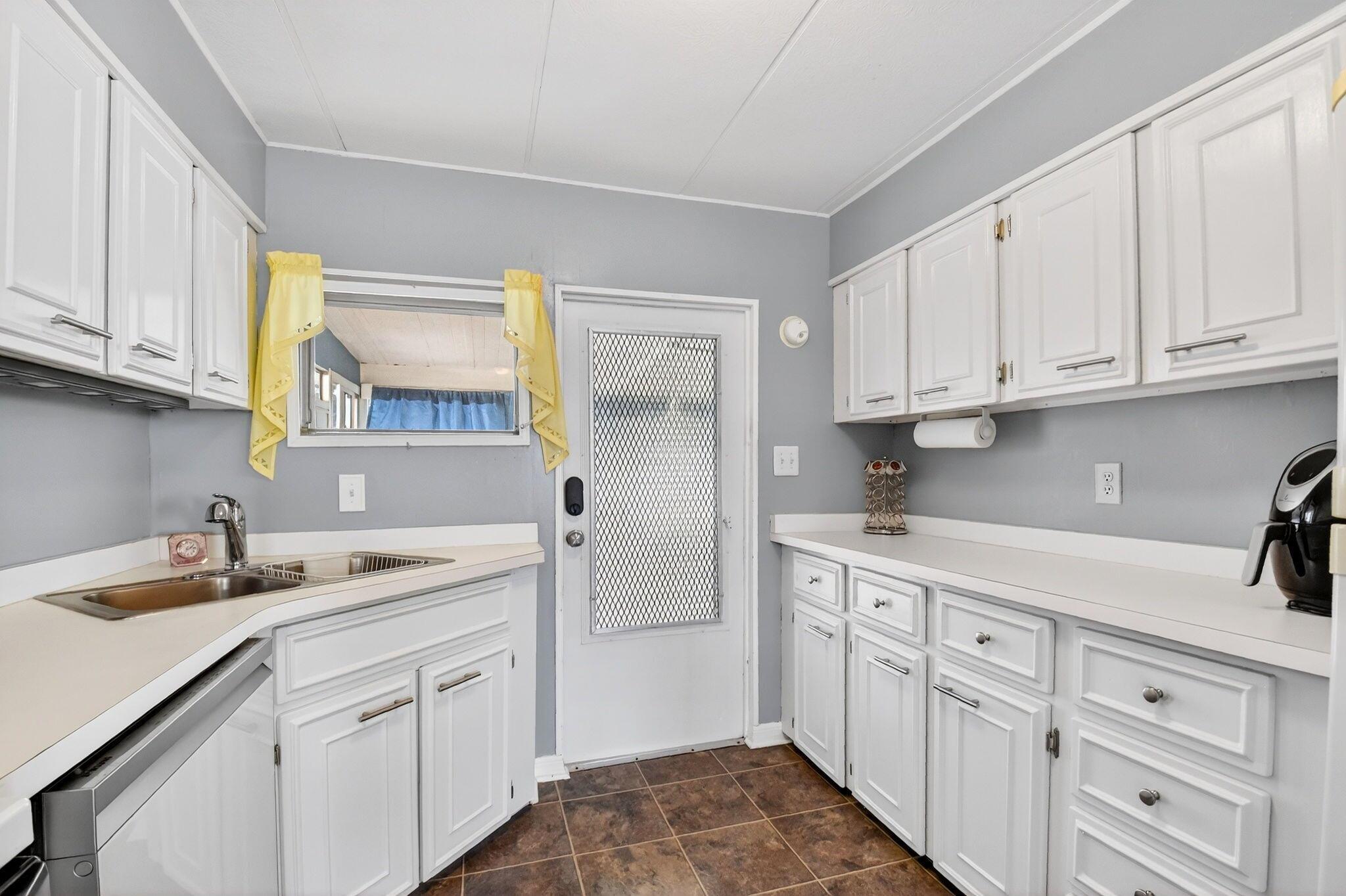 JAMAICA BAY MOBILE HOME C - Residential