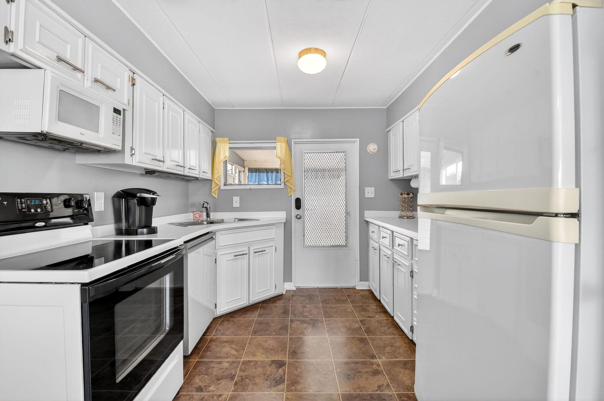 JAMAICA BAY MOBILE HOME C - Residential