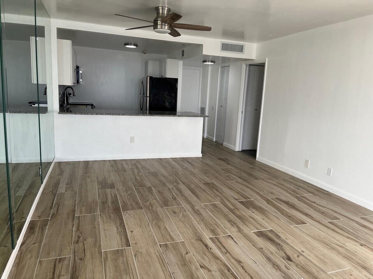 BREAKWATERS OF THE PALM BEACHES CONDO - Residential