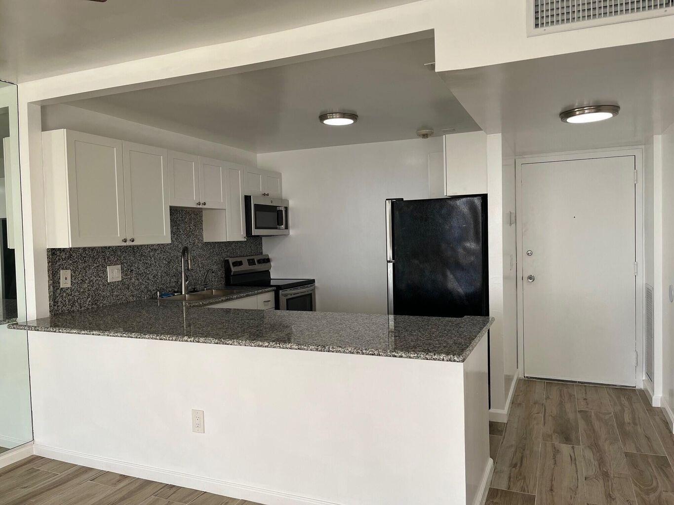 BREAKWATERS OF THE PALM BEACHES CONDO - Residential