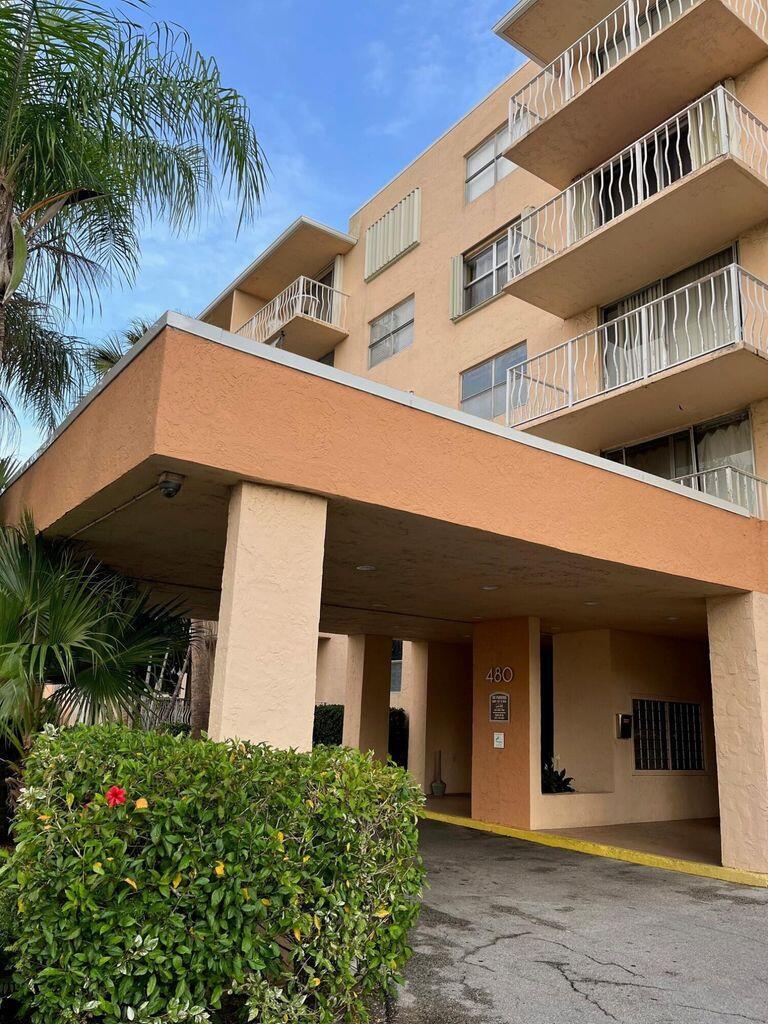 BREAKWATERS OF THE PALM BEACHES CONDO - Residential