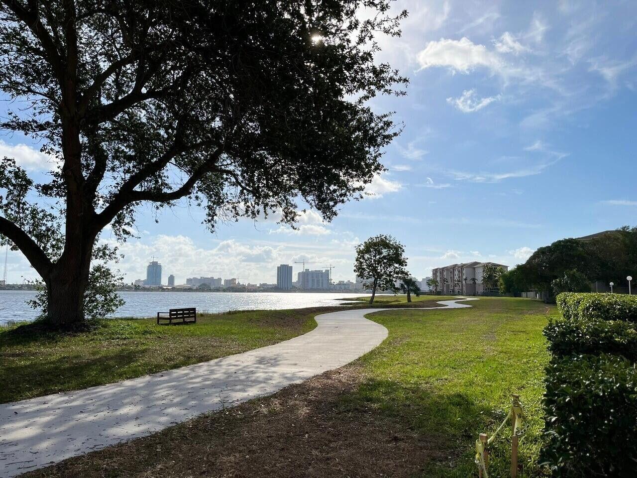 BREAKWATERS OF THE PALM BEACHES CONDO - Residential