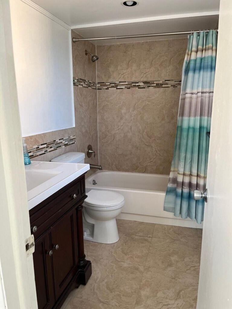 BREAKWATERS OF THE PALM BEACHES CONDO - Residential