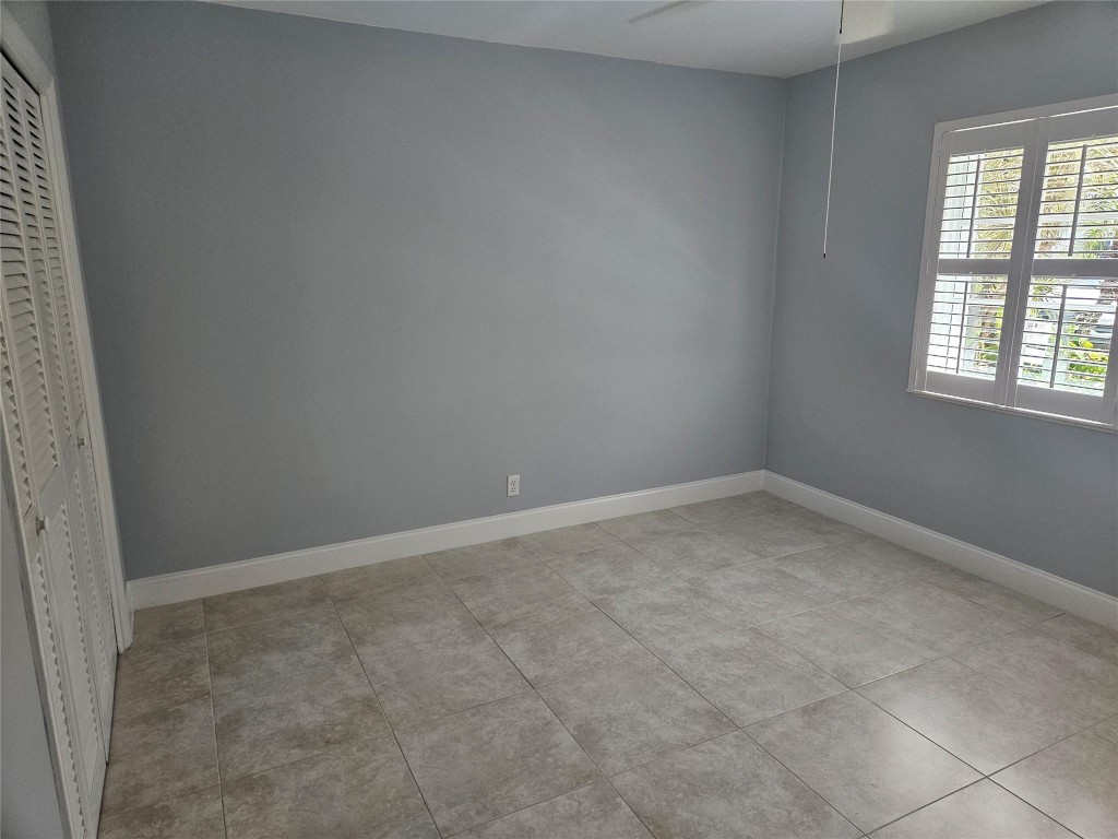 Oakland Grove Village Con - Residential Lease