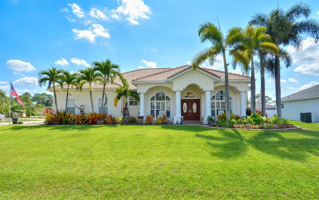 Photo of 4173 SW Belshaw Street St, Port St Lucie, FL 34953 (MLS # R10801586)