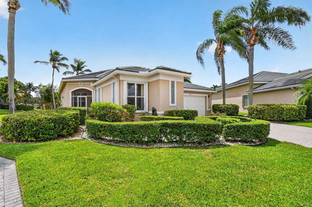 Photo of 7760 Carrington Court, Boynton Beach, FL 33472 (MLS # B26038584)