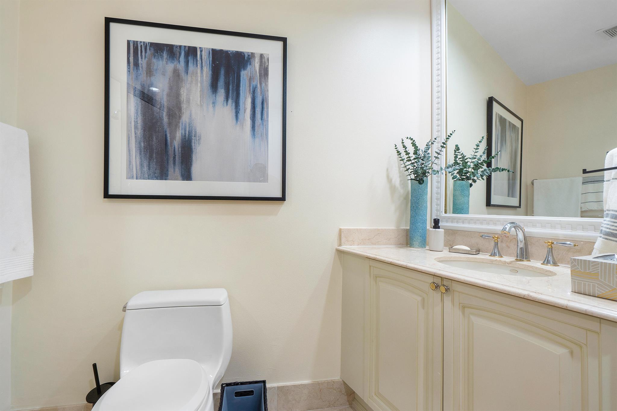 ESPLANADE GRANDE CONDO - Residential Lease