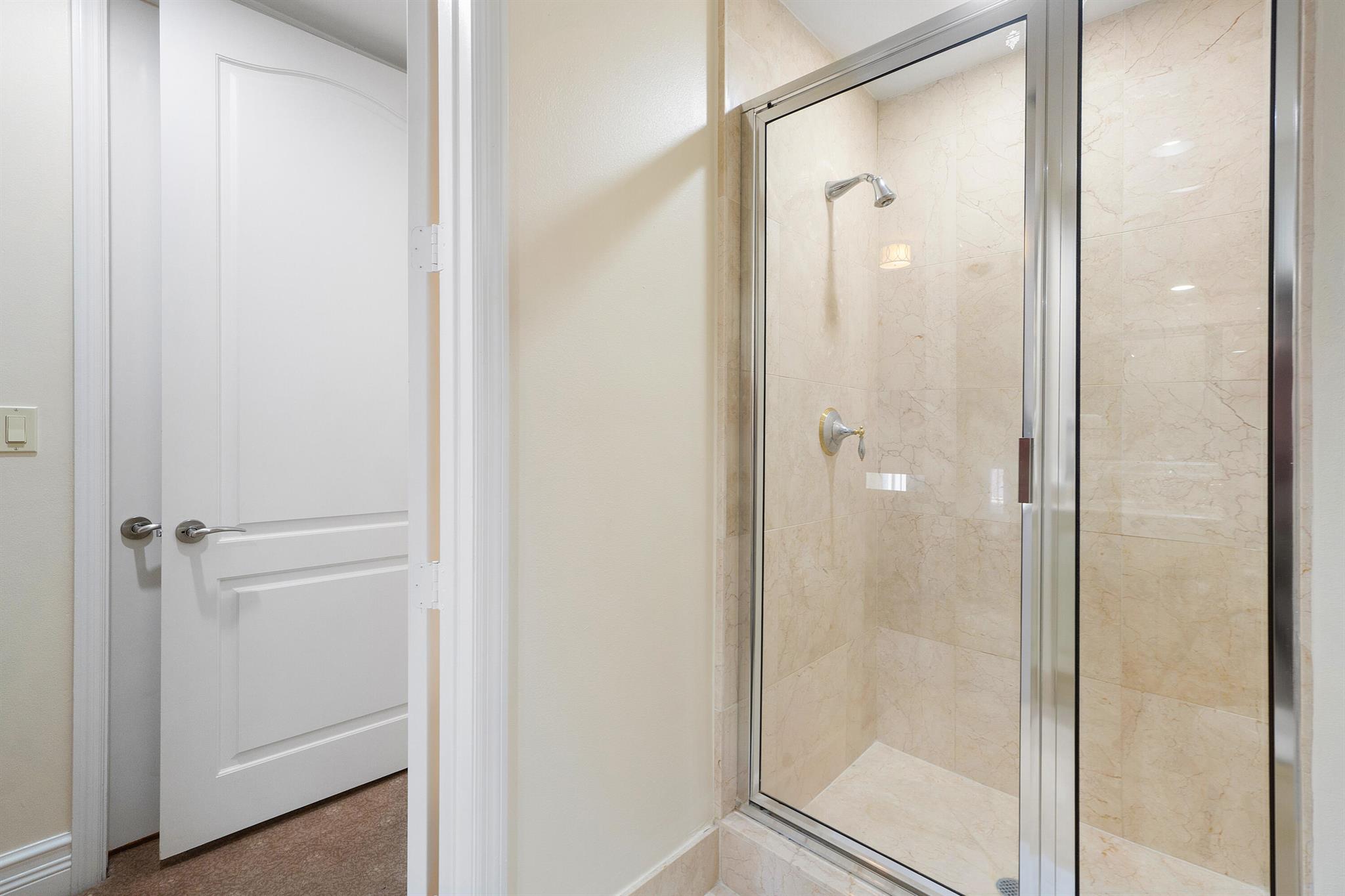ESPLANADE GRANDE CONDO - Residential Lease