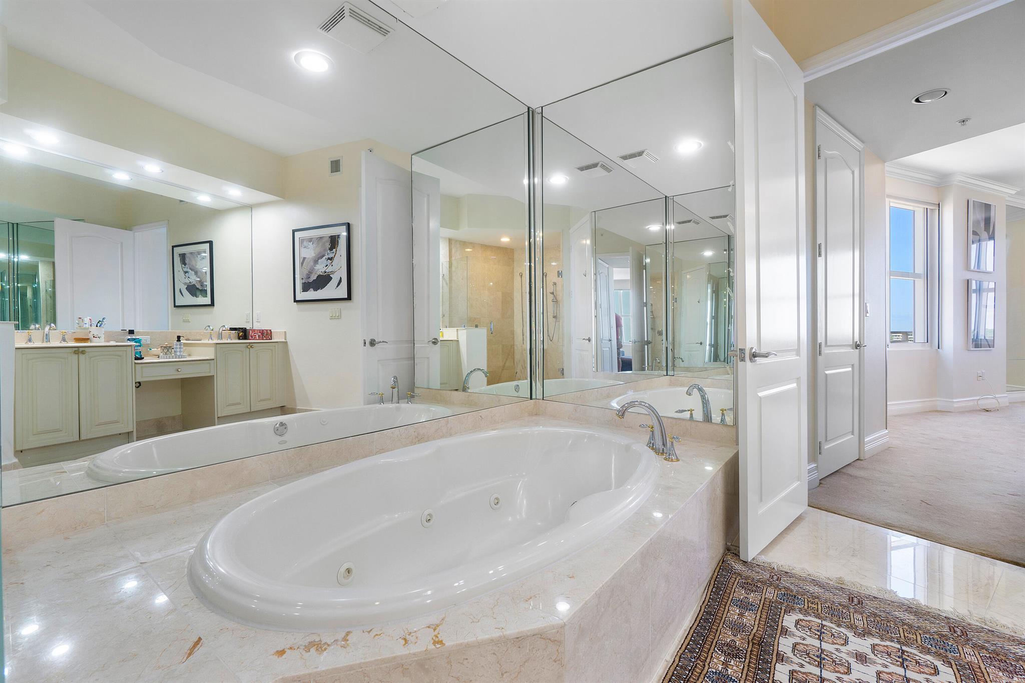 ESPLANADE GRANDE CONDO - Residential Lease