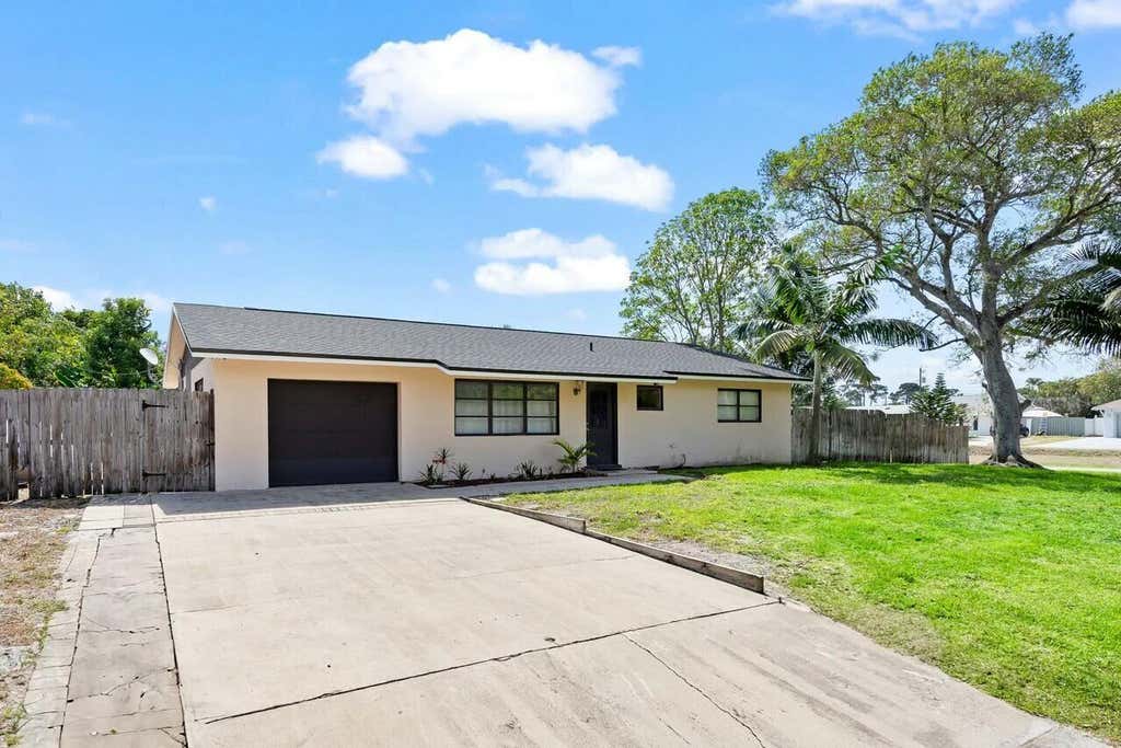 Photo of 9480 Nickels Boulevard, Boynton Beach, FL 33436 (MLS # R11085186)
