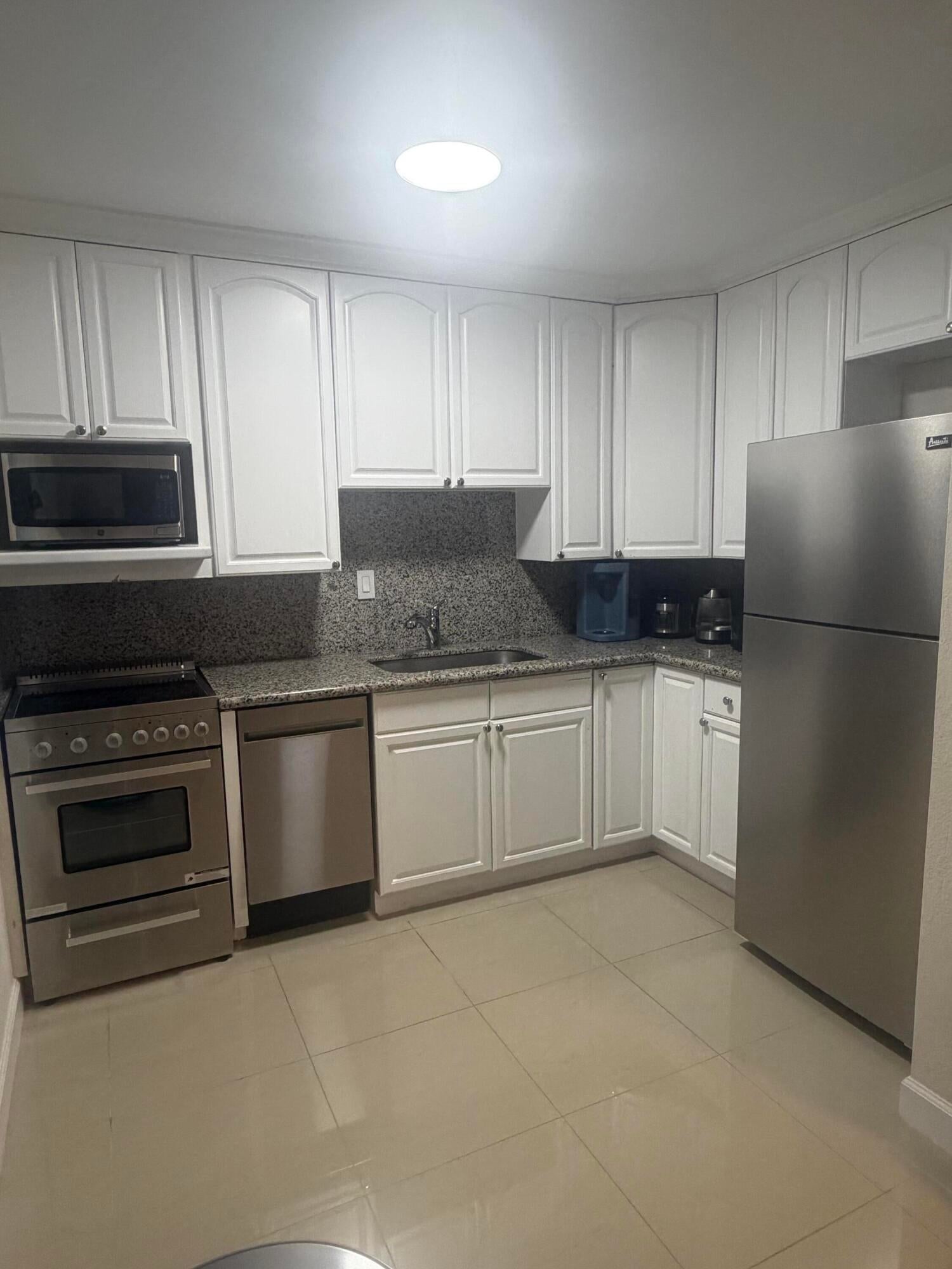 340 NW 19th Street Unit 209
